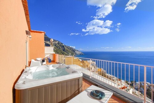 BlueVista Home -Terrace Jacuzzi/Hot Tub