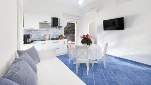 Unclassified image, 4 of 25, button - BlueVista Home -Terrace Jacuzzi/Hot Tub (Positano)