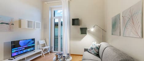 Smart TV 21 pollici con canali via cavo