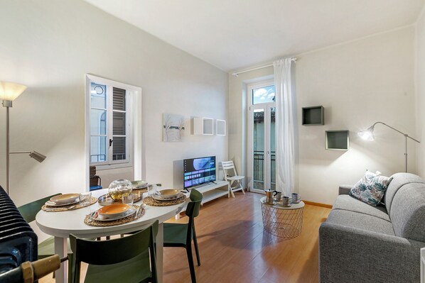 21-tommers smart-tv med kabelkanaler