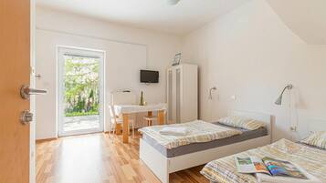 Free WiFi, bed sheets