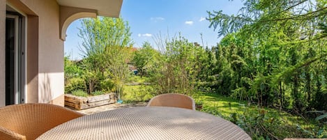 Family Studio (Lavrič Hideaway Studio 1) | Outdoor dining