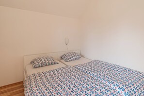 Family Studio (Lavrič Hideaway Studio 3) | Free WiFi, bed sheets - Apartments Lavrič (Bloke)