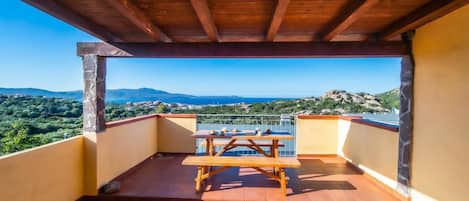 Family Apartment, Multiple Bedrooms (Monte Majore 16/B) | Outdoor dining