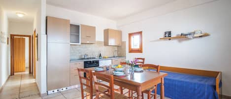 Departamento familiar, varias habitaciones (Monte Majore 16/B) | Comedor