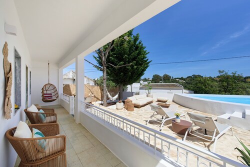 Fabulous 4-bedroom villa in Moncarapacho