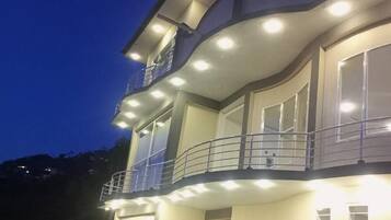 واجهة المنشأة