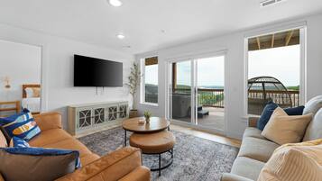 Fernseher, Kamin, Tischfußball, Arbeitsbereiche