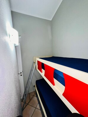 2 bedrooms, iron/ironing board - Le Querce 5 SX (San Teodoro)