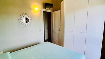 Apartment | 2 bedrooms, iron/ironing board