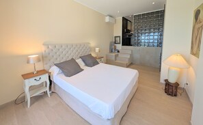 3 bedrooms, iron/ironing board, free WiFi, bed sheets - Ref GOLFE Palmes d Or Properties (Golfe Juan)