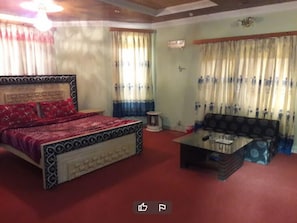 Deluxe Double Room | Soundproofing, free WiFi - Deen Resort Motel (Abbottabad)