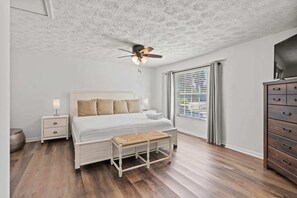 3 bedrooms, desk, iron/ironing board, travel crib - Heated Pool & Putting Green! Ocean Oasis Jax Beach (Jacksonville Beach)