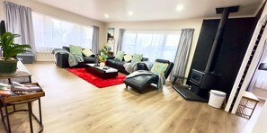 TV - Steam Land Stay(Close to Redwoods Bike skill park） (Rotorua)