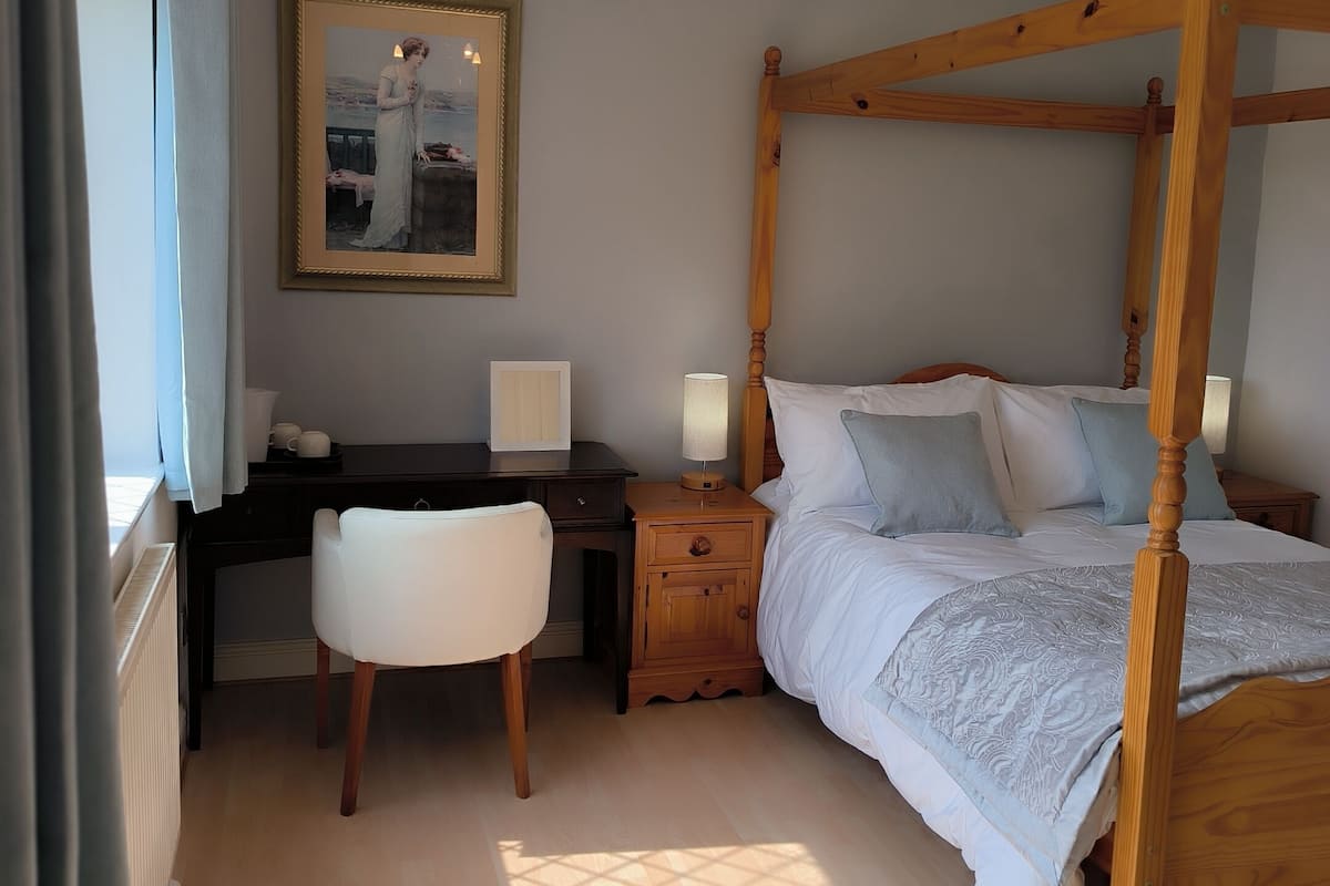 Deluxe tweepersoonskamer, en-suite badkamer, uitzicht op tuin (2) | Gratis wifi