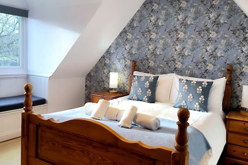 Superior Double Room, Ensuite, Garden View (5) | Memory foam beds, free WiFi
