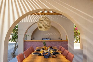 屋外ダイニングエリア