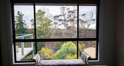 Big quiet enclave amazing views