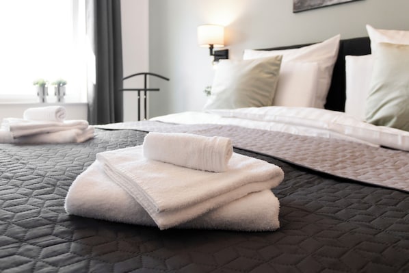2 bedrooms, iron/ironing board, WiFi, bed sheets