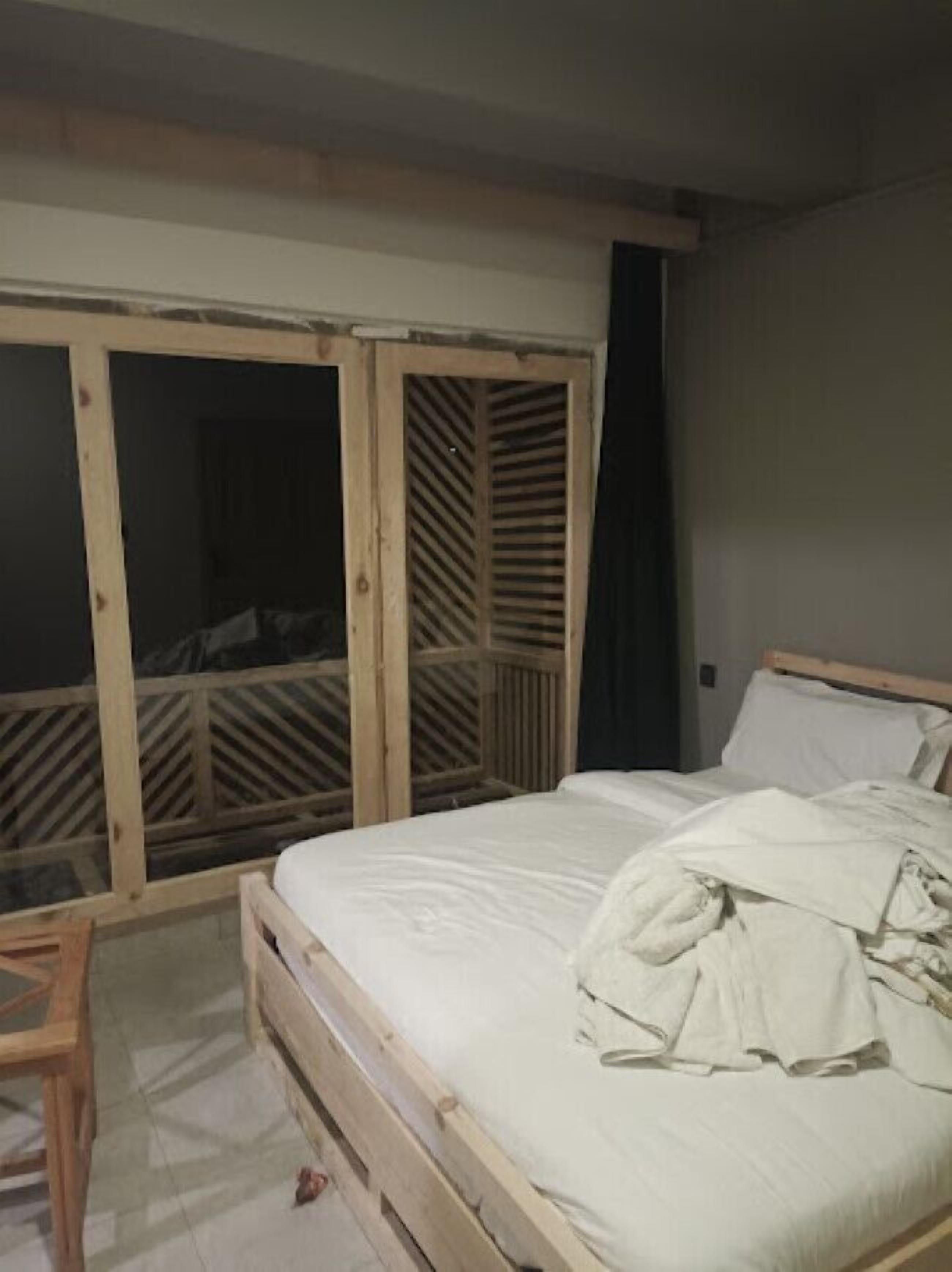 Habitació doble Deluxe | Habitacions insonoritzades, planxa i posts de planxar i wifi gratuïta 