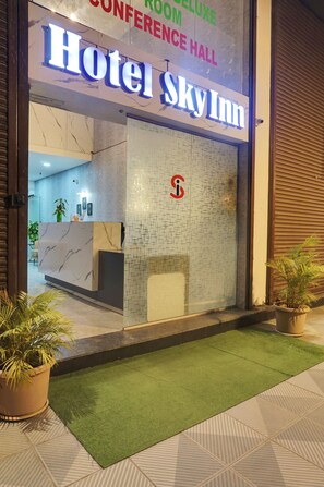 Exterior - Hotel Sky Inn (Pune)