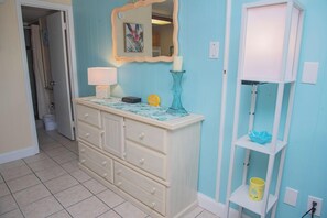 Interior - Located in the heart of the midtown area! Steps from beach w/ pool! (Ocean City)