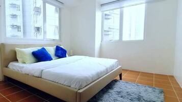 2 bedrooms, premium bedding, down duvets, memory-foam beds