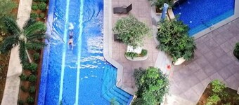 2BR/Pioneer Woodland connected to Metro Rail Station SM Light Boni Mandaluyong Manila Philippines