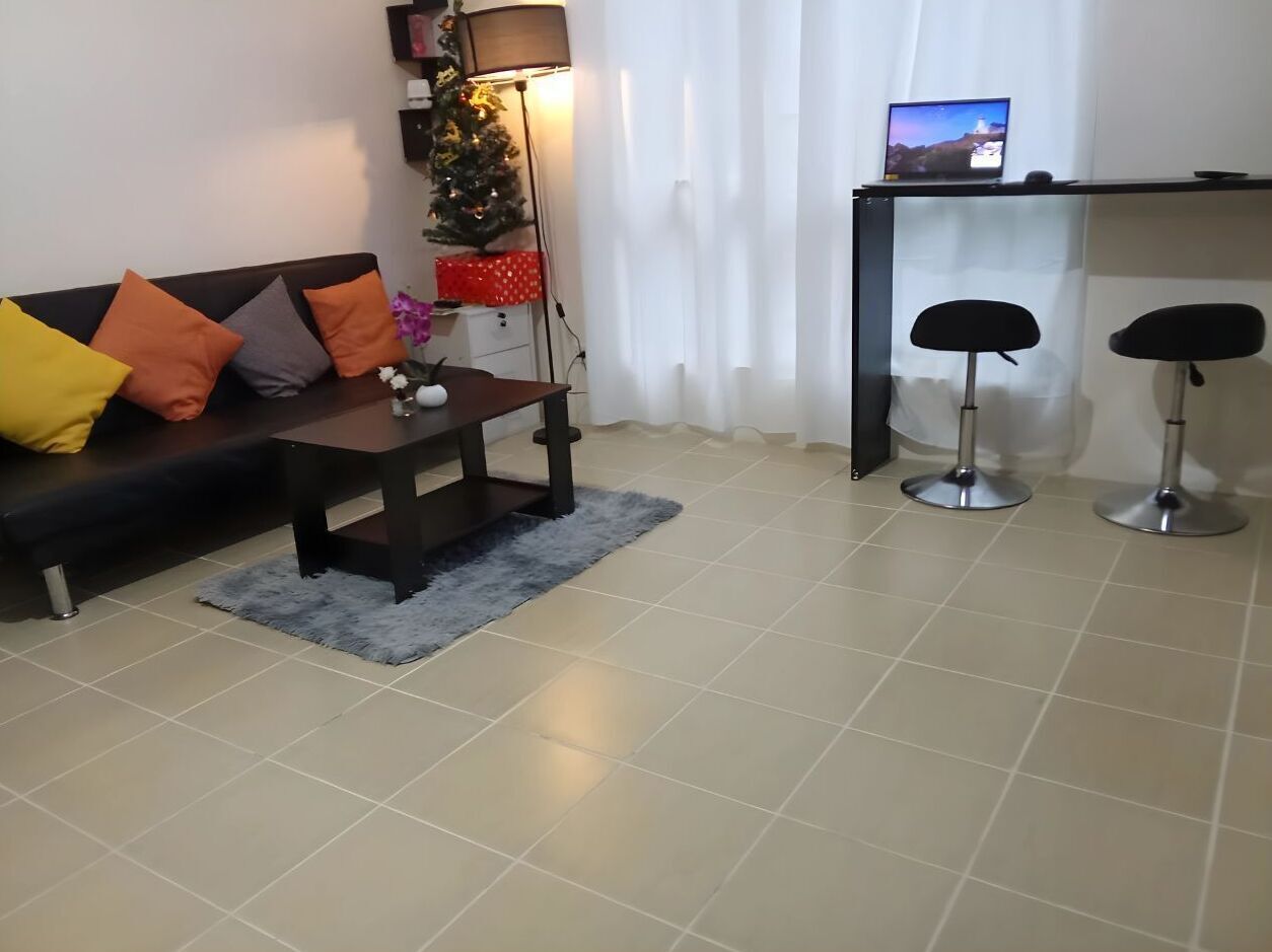 43-inch Smart TV with digital channels, Netflix, streaming services