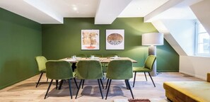 Dining -  Close to Bastille& lot of shops.Perfect for groups!Central,spacious &convenient (Paris)