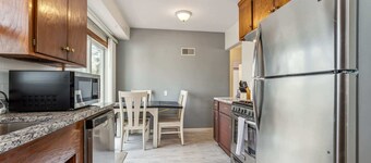 Spacious 3-Bed Loft Home, Private Deck & Fire Pit