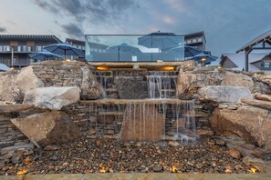 Property grounds - MtnMaj@SmithCreek: MtnViews, IndoorPool, Games, Theater, HotTub, Wifi, WaterPark (Sevierville)