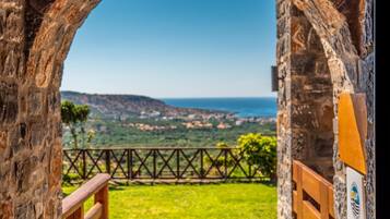 Villa, Accessible | 5 bedrooms, soundproofing, iron/ironing board, Internet