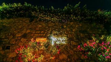 Vila, akses difabel | 5 kamar tidur, kedap suara, setrika/meja setrika, dan internet