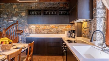 Villa | 3 bedrooms, Internet