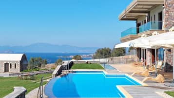 Villa | 8 bedrooms, soundproofing, Internet