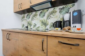 Fridge, microwave, oven, stovetop - Franciszkańska 4A | Warszawa | Cozy Apartment | WiFi (Warszawa)