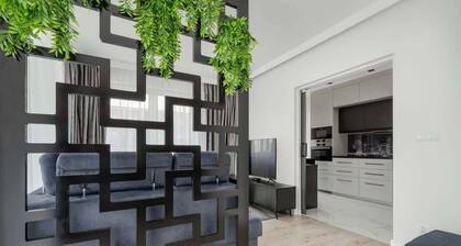 Elegant Apartment with 3 Bedrooms | 2 Parking Places | Balcony