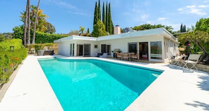 Spacious Studio City Home: Pool, Jacuzzi, Valley Views, Near Universal