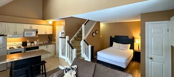 Mountain Loft Suite with Pool and Hot Tub