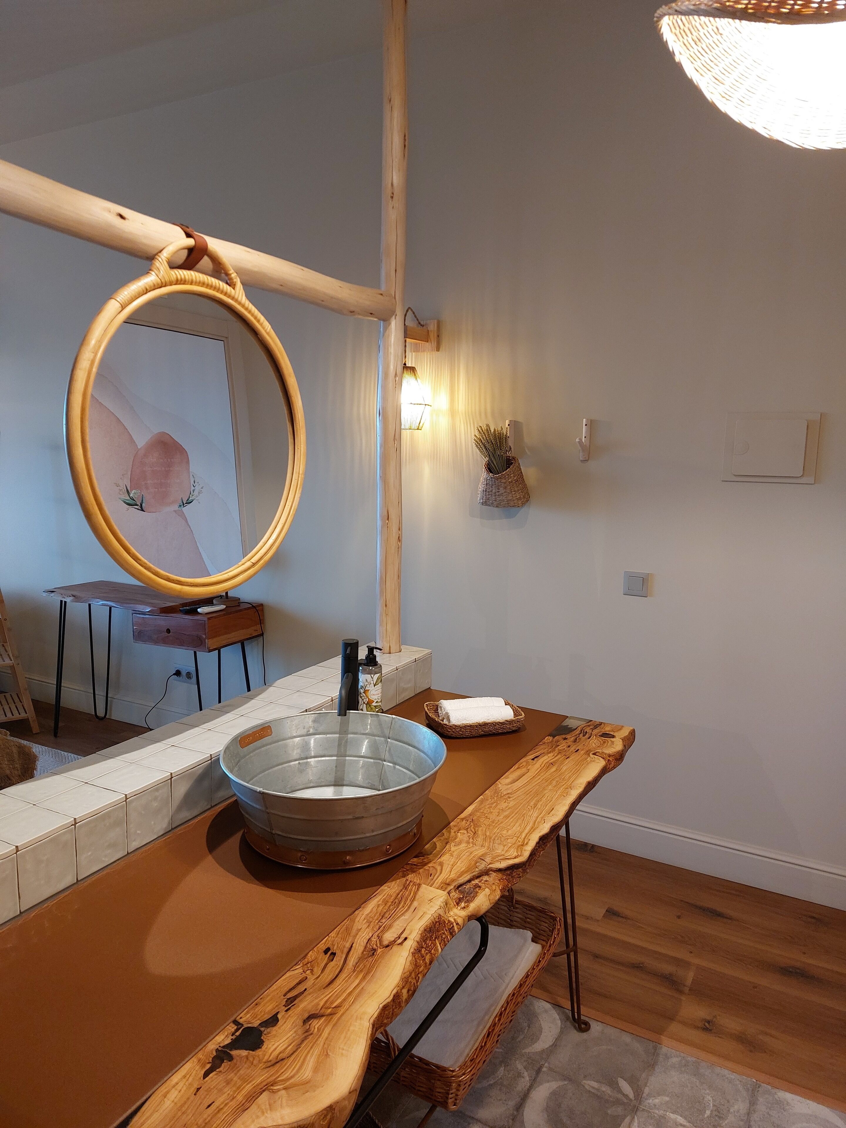 ห้องเอ็กซ์คลูซีฟ, วิวภูเขา | ห้องพักตกแต่งอย่างมีเอกลักษณ์, ห้องเก็บเสียง, Wi-Fi ฟรี, ผ้าปูที่นอน