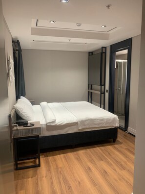 Basic Double or Twin Room | Premium bedding, Select Comfort beds, minibar, in-room safe - Theodosius Hotel (Istanbul)