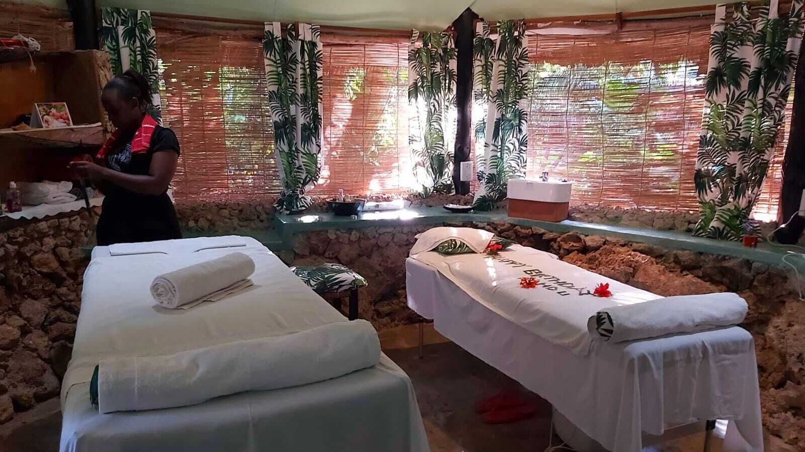 芳香疗法、热石按摩、深层组织按摩、瑞典式按摩、体膜护理、身体磨砂