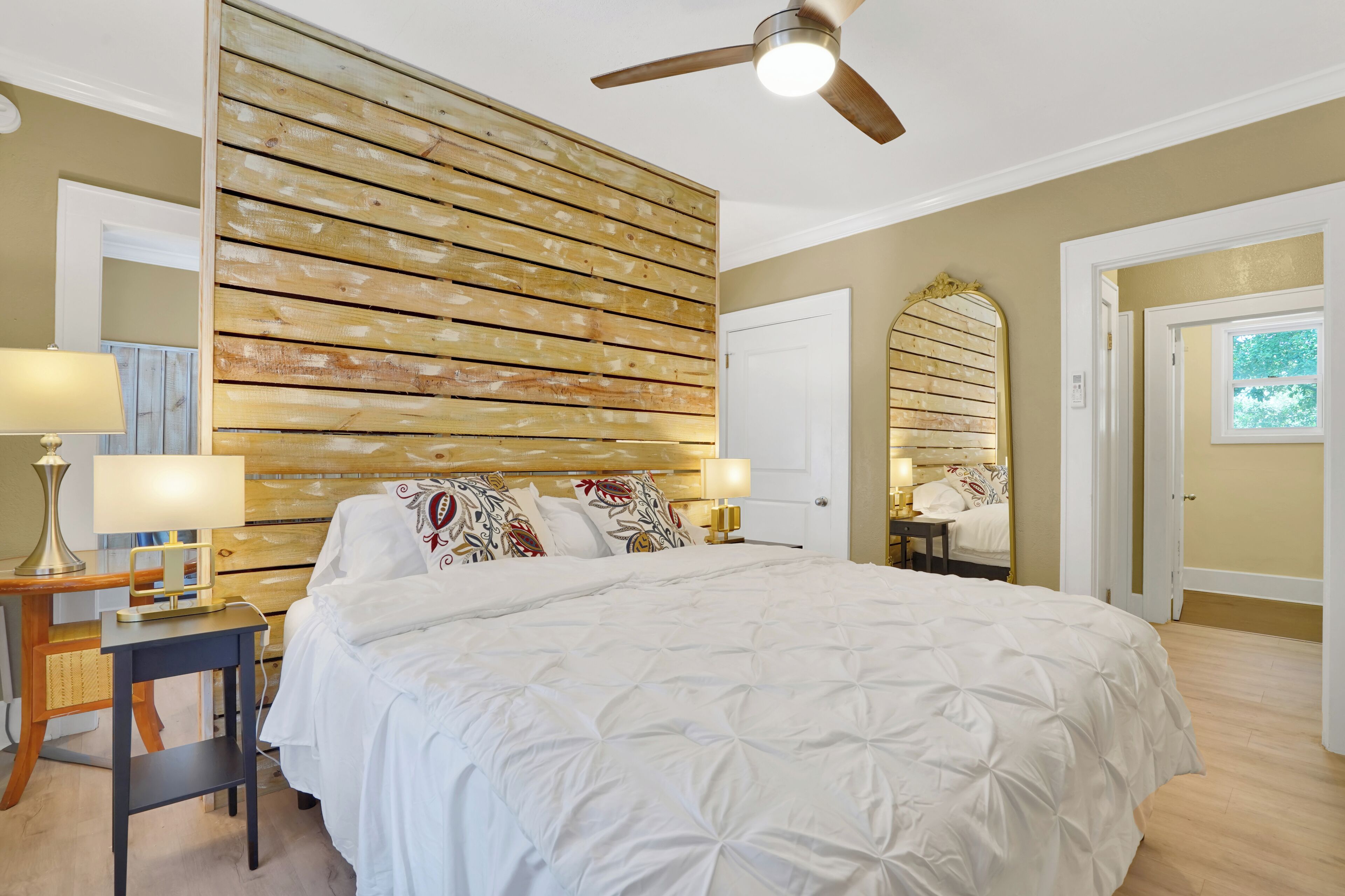 1 chambre, fer et planche à repasser, Wi-Fi gratuit, draps fournis