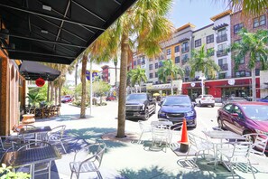 Outdoor dining - Downtown St Pete Central Ave Fergs Fusion Tropicana 43 (St Petersburg)