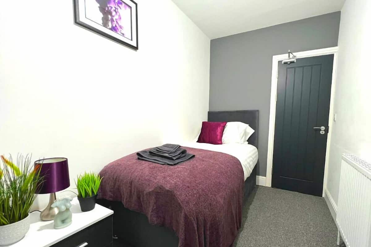 Signature Single Room | Free WiFi