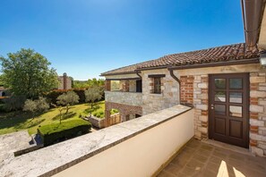 Property grounds - Authentic retreat in rural Istria - Villa Fabina (Fabci)