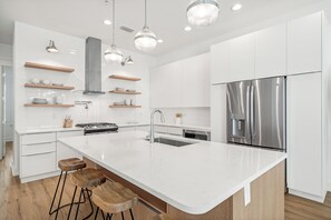 Fridge, microwave, oven, stovetop - New Luxury Beach Home with Private Pool (Panama City Beach)