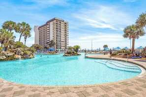 Een verwarmd zwembad