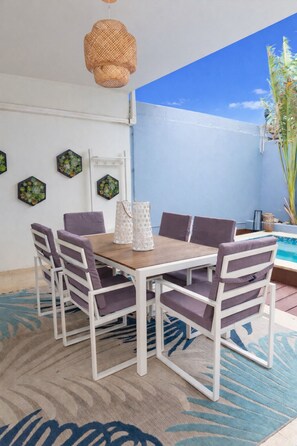 Outdoor dining